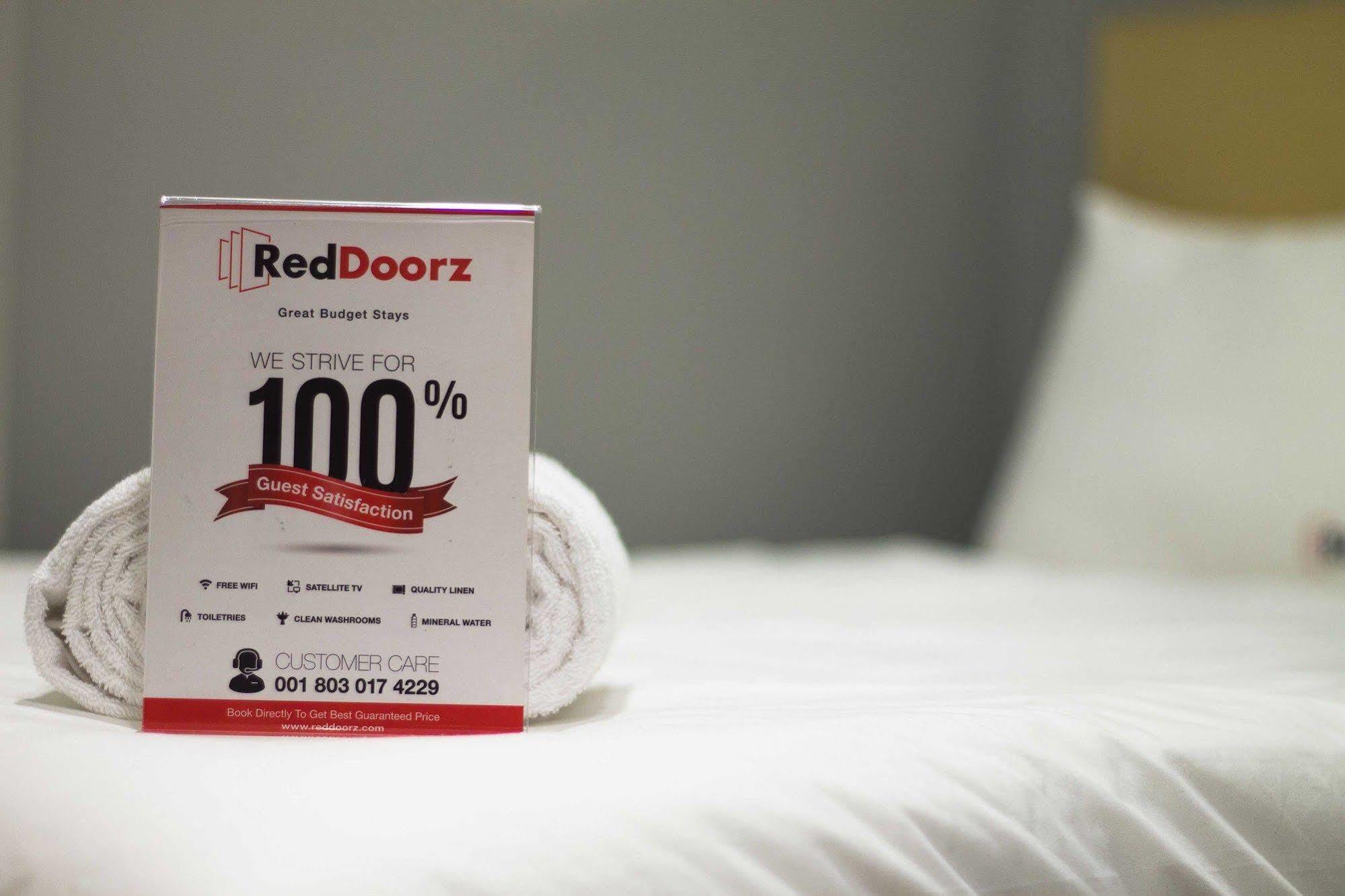 Готель Reddoorz @ Gajah Mada Джакарта Екстер'єр фото